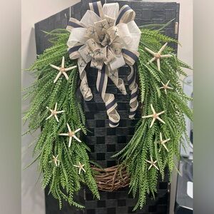 Coastal Starfish Holiday Wreath with Greenery